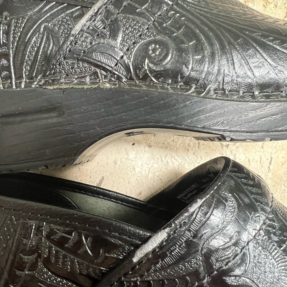 Dansko Professional Tooled Black Leather Clogs 906020202 Women’s Size 38 7.5-8 - Picture 6 of 7